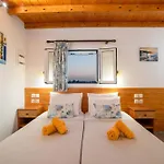 아파트 Third Floor With Sea View Double Or Twin With Private Terrace Páros
