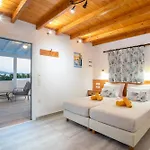 Third Floor With Sea View Double Or Twin With Private Terrace 아파트